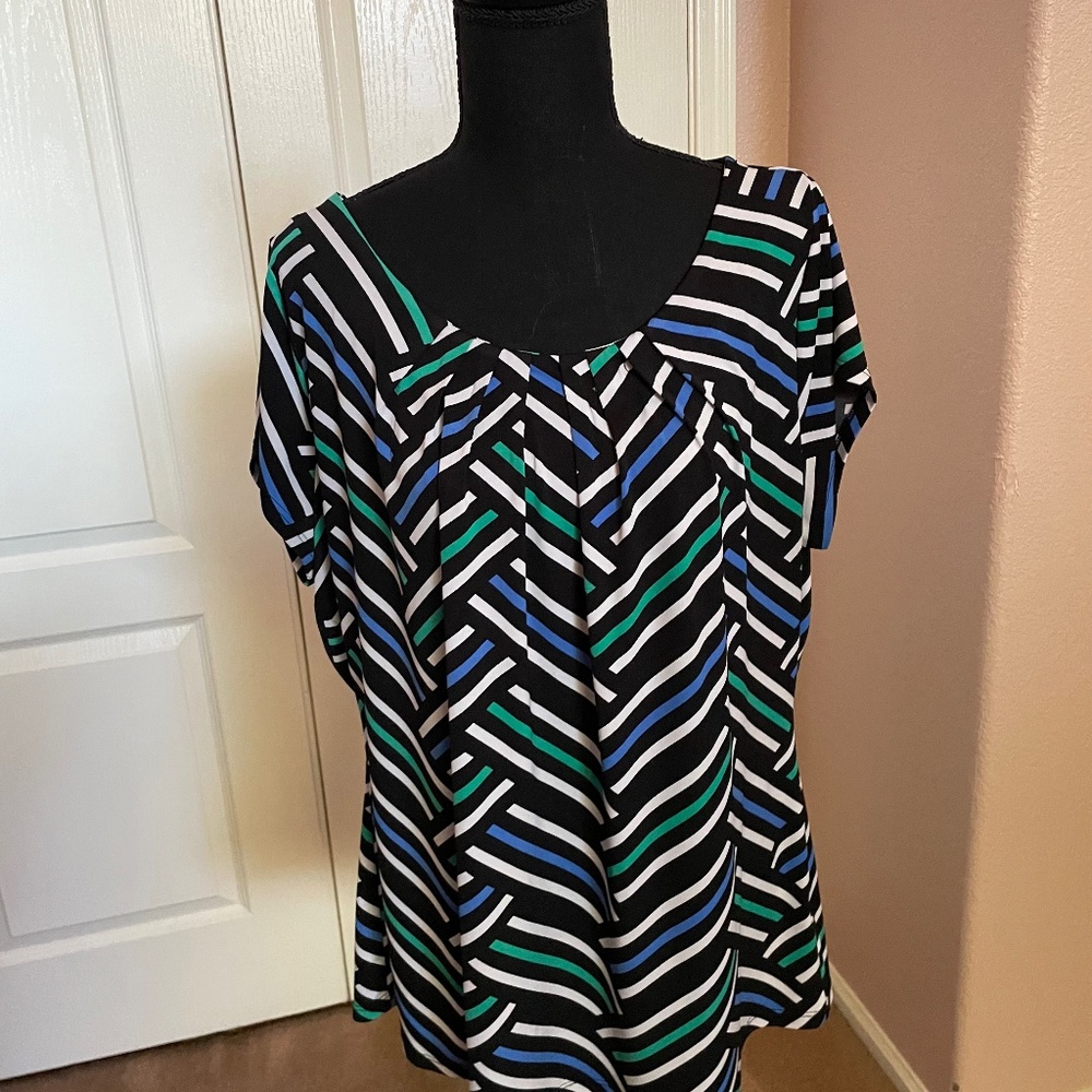 Worthington short sleeve scoop neck blouse